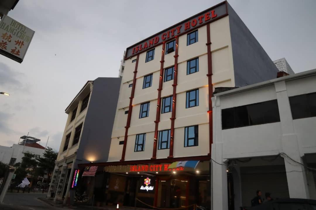 Capital O 90897 Island City Hotel George Town Exterior photo